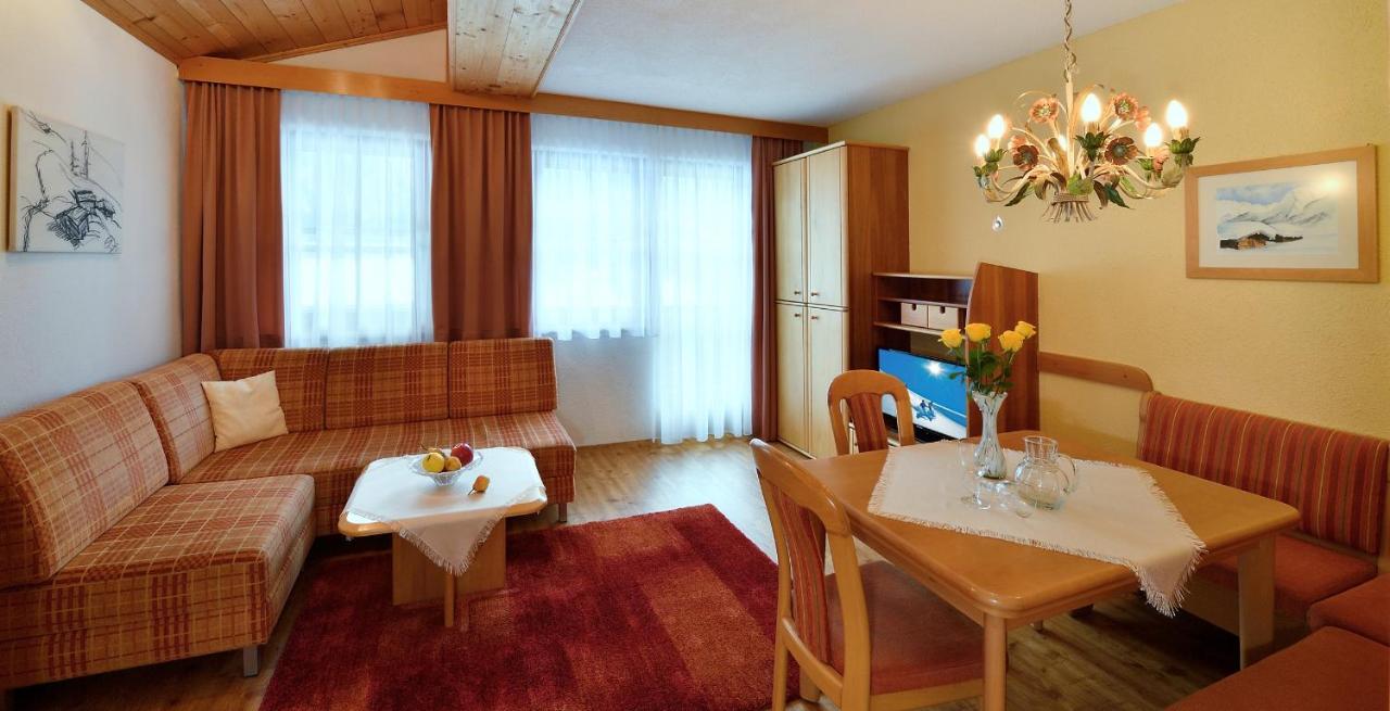 Haus Christaldo Bed and Breakfast St Anton am Arlberg Eksteriør billede